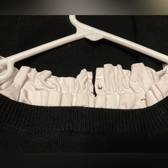 👚(bundle 4 items w/👚for $16) Black sweater - Picture 7 of 7